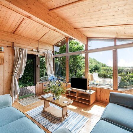 Scandinavian Style Lodge In Rock Wadebridge Eksteriør bilde