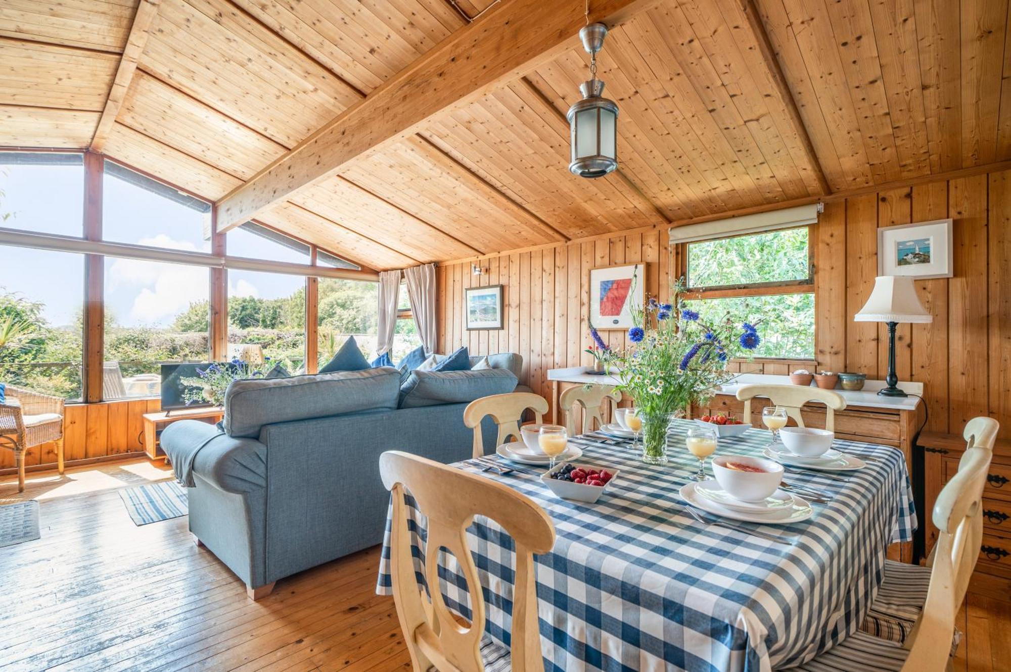 Scandinavian Style Lodge In Rock Wadebridge Eksteriør bilde