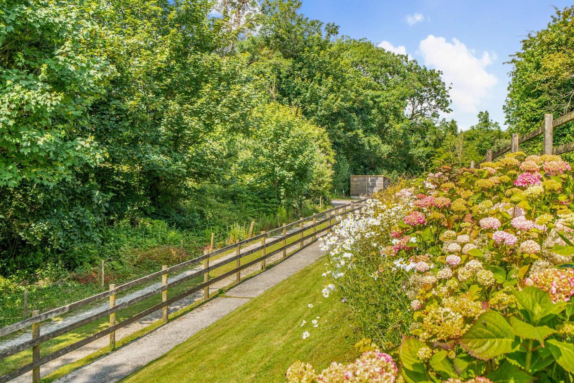 Scandinavian Style Lodge In Rock Wadebridge Eksteriør bilde